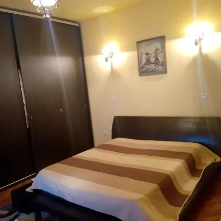 Апартаменти Up Dobrogeanu Street Брашов